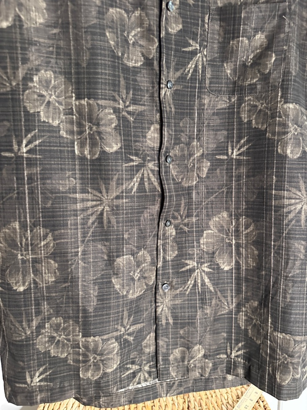 Van Heusen Brown Floral Short-Sleeve Button-Down Shirt Hawaiian style - Picture 2 of 10